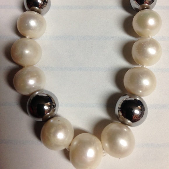 Gemma C. New Your Freshwater Pearl Necklace - Picture 2 of 8